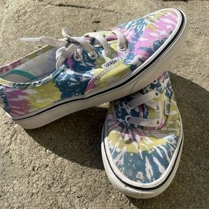 VANS Tie-Dye Pattern Women’s 6